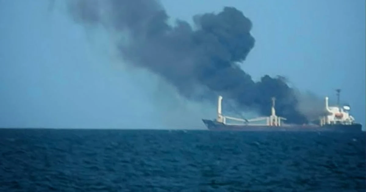 Цивільне судно в Чорному морі, пошкоджене після російського удару