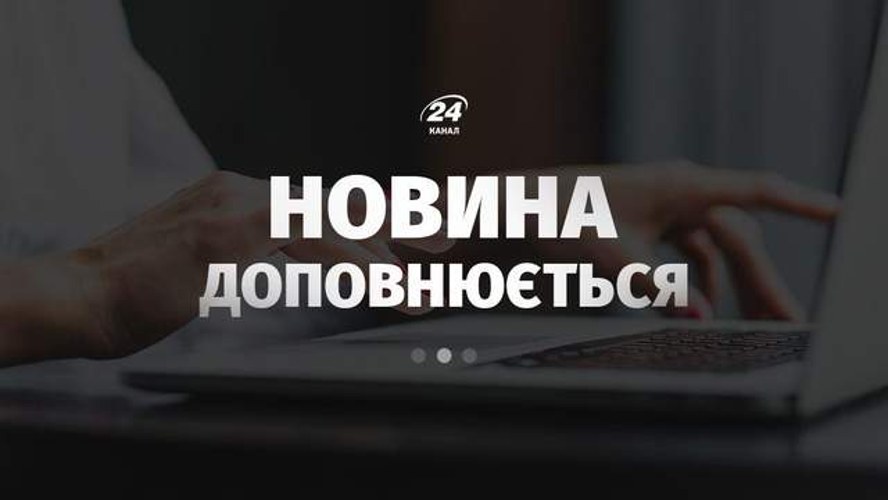 Автомобіль Mini Cooper на вулиці Янева у Львові, на місці події працюють правоохоронці