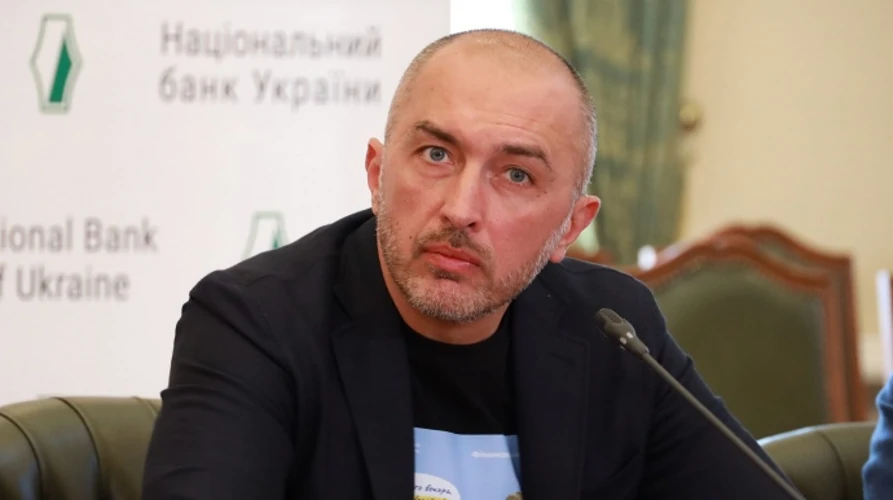 НБУ вимагає припинити повноваження Гладишенка і перевіряє всю раду «Сенс Банку»