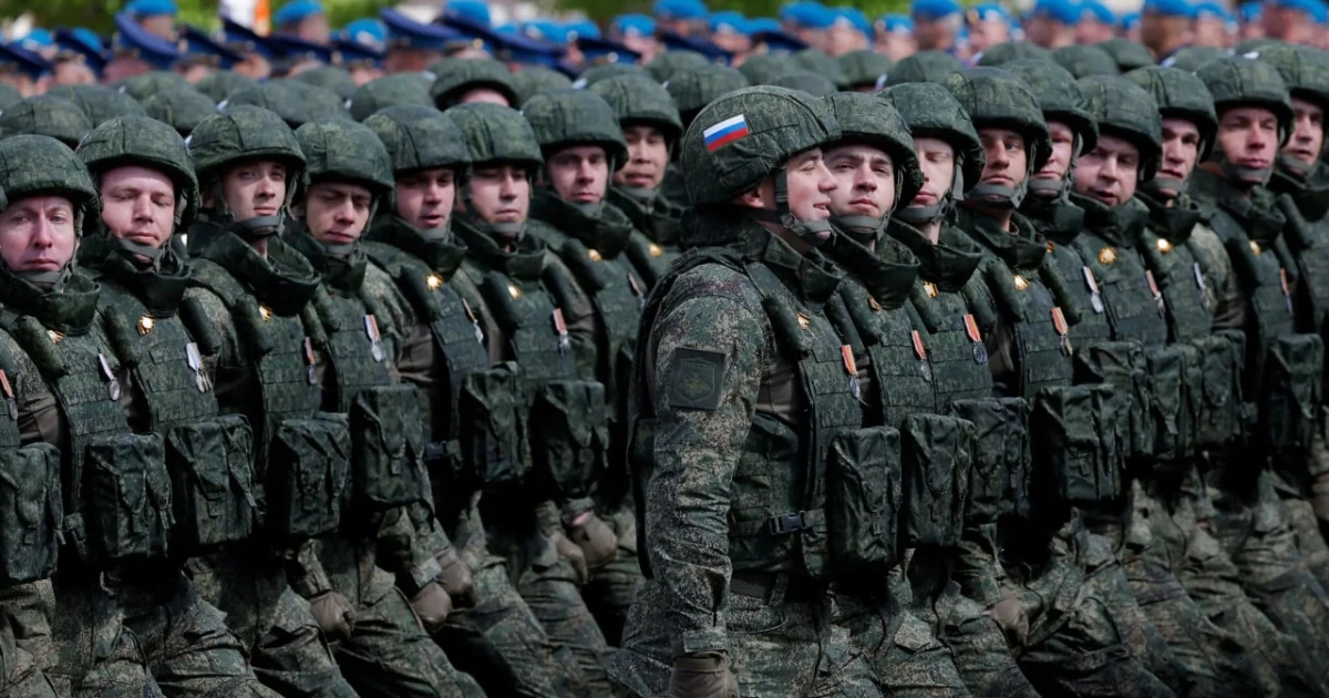 Колаж до матеріалу про плани Росії щодо мобілізації у 2026–2027 роках