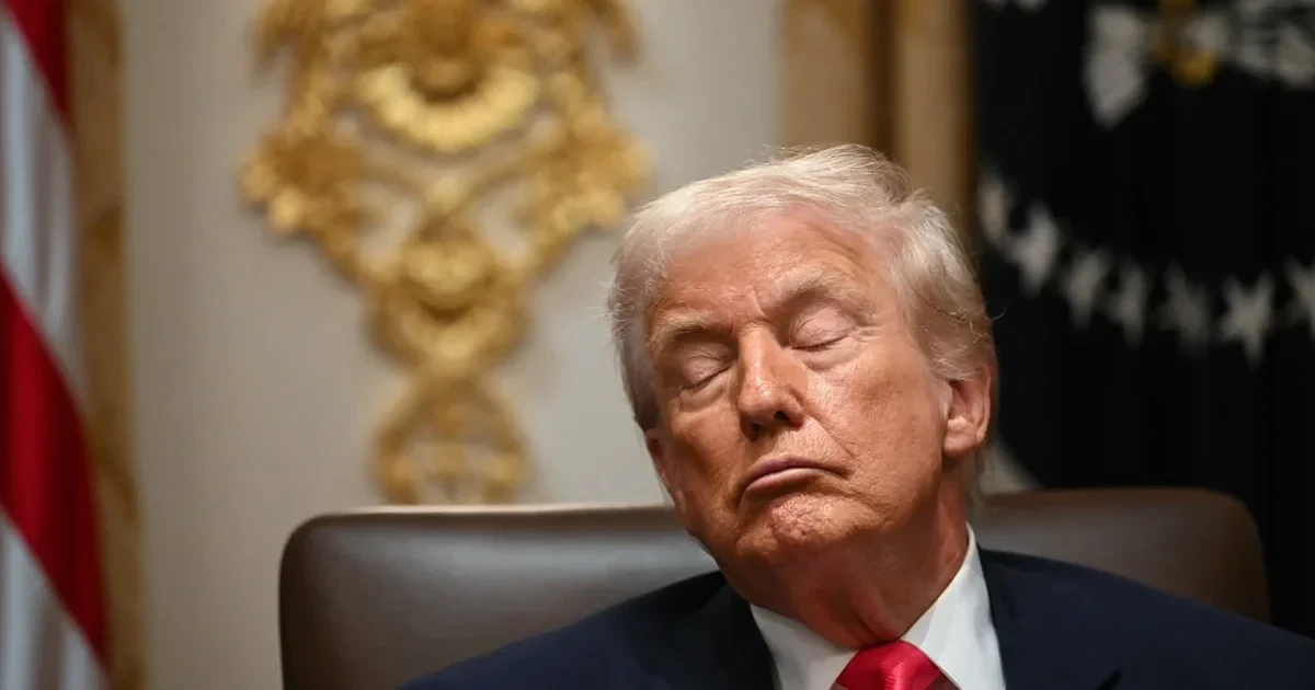 Трамп на злітній смузі анонсував завершення війни з Іраном та зниження цін на бензин