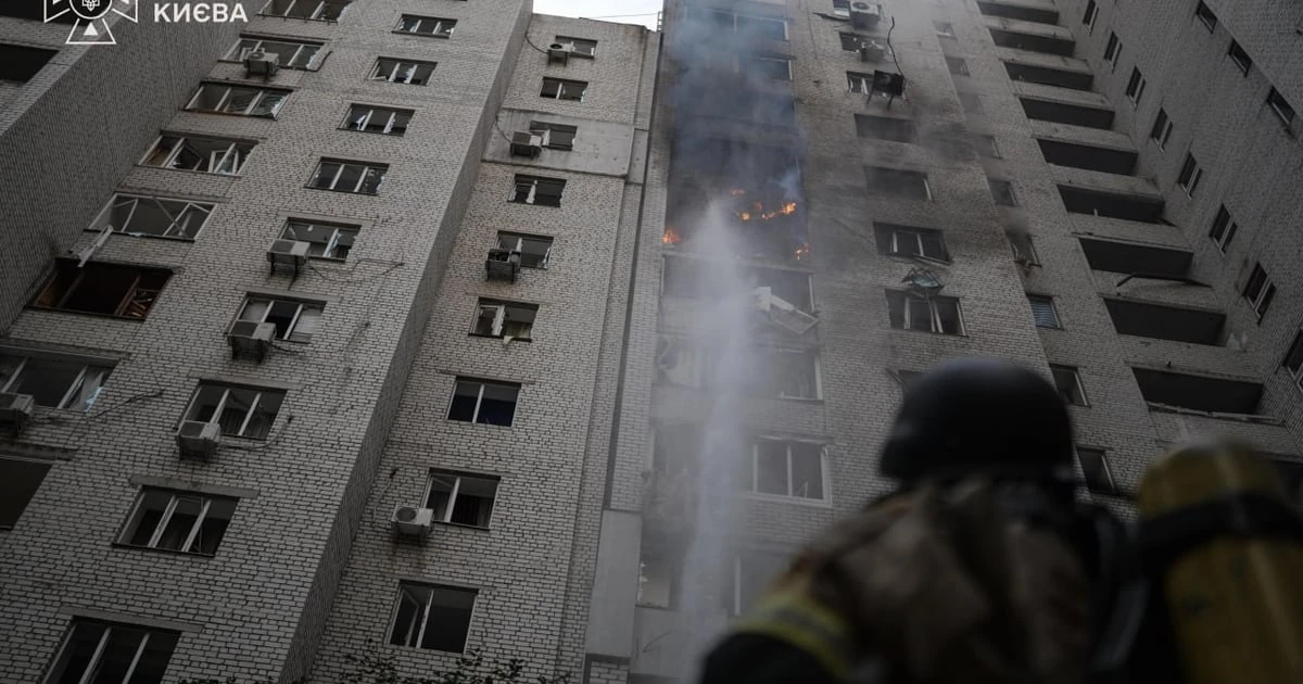 Пошкоджений будинок у Києві після удару в ніч проти 25 вересня 2026 року.