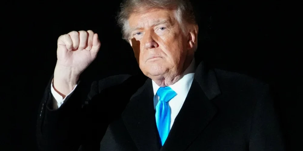 Президент США Дональд Трамп під час мітингу в Гранд-Айленді, штат Небраска