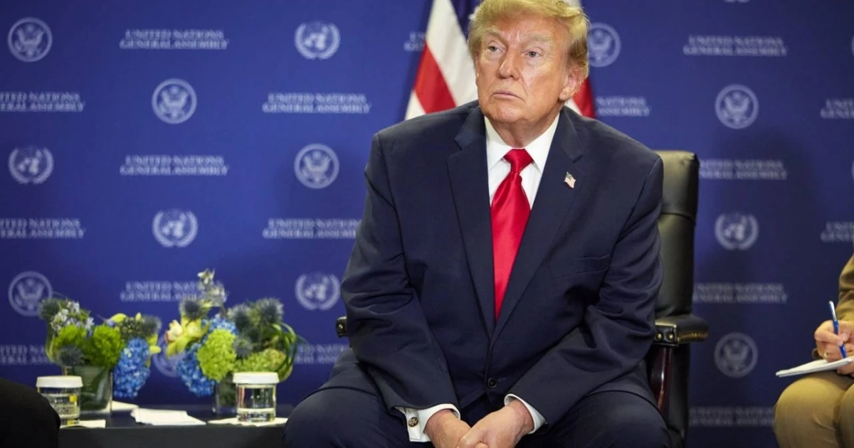 Дональд Трамп і Володимир Путін під час телефонної розмови