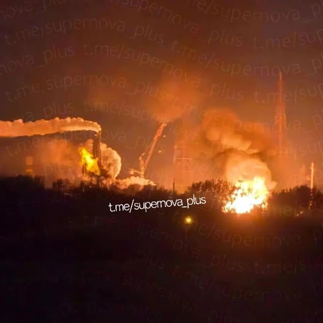 Пожежа на хімічному заводі «Азот» у Новомосковську після атаки безпілотників